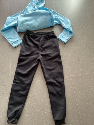 Chándal infantil NB  azul y negro. A estrenar
