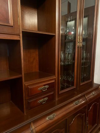 Mueble antiguo madera y cristal