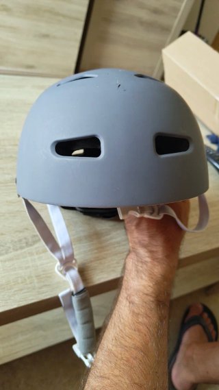 Casco Olsson and Brothers gris