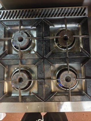 Cocina industrial 4 fuegos