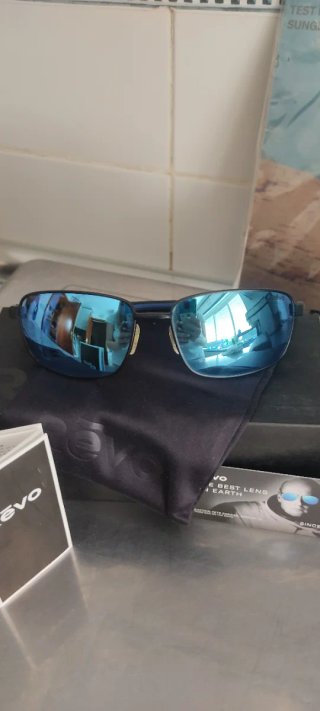 Gafas de sol Revo negras y azules