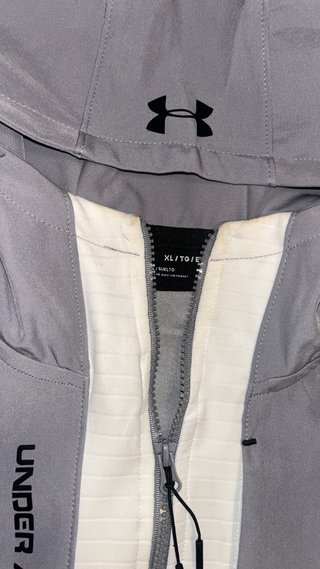 Chaqueta Under Armour Gris y Blanca Talla XL