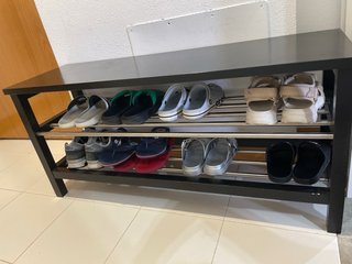 Zapatero Negro y Plateado