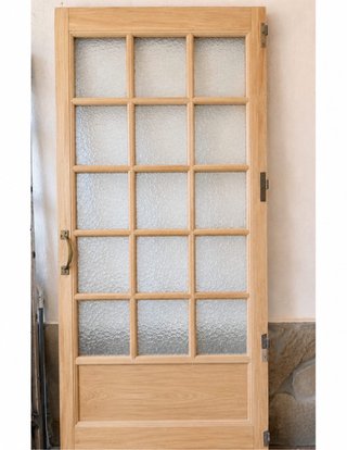 Puertas antiguas de madera y cristales