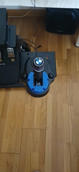 Volante G29 con pedales y marchas