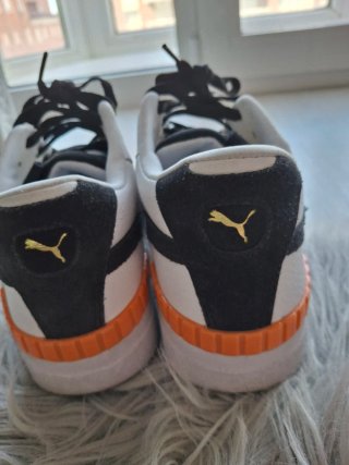 Zapatillas Puma Blancas y Negras