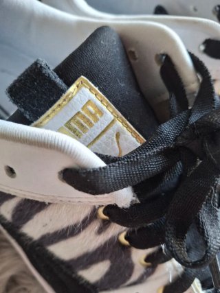 Zapatillas Puma Blancas y Negras
