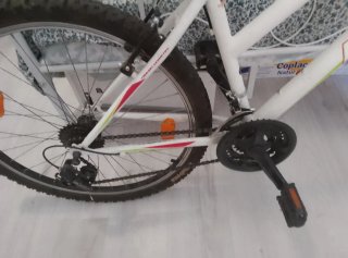 Bicicleta de montaña/ciudad blanca
