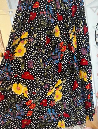 Falda larga estampada flores y lunares