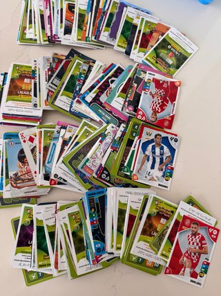 Cromos de fútbol Adrenalyn XL 24-25