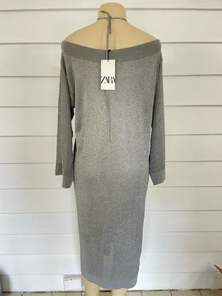 Vestido Zara plateado palabra de honor manga
