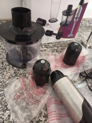 Batidora de mano Mandine con accesorios