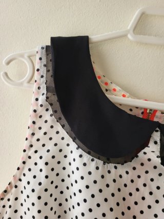 Blusa lunares cuello bebé