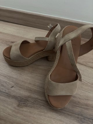 Sandalias Popa Beige tacón