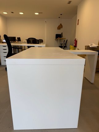 Escritorio blanco extraíble