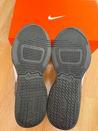 Zapatos Nike Gris y Blanco