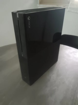 Xbox One 500GB + Controller Nero