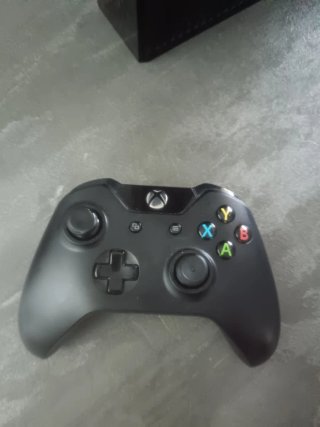Xbox One 500GB + Controller Nero