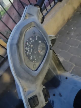 Honda Lead 100 Scooter Plata