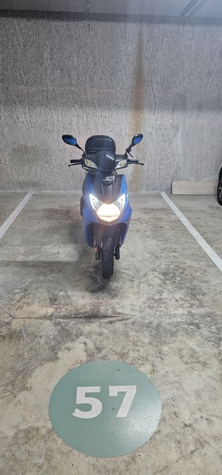 Sumco SJoy125 Scooter Azul y Negro