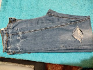 Pantalones vaqueros Stradivarius con rotos