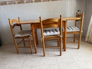 Mesa de comedor extensible con 3 sillas