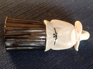 Royal Worcester Apagavelas Monja Porcelana
