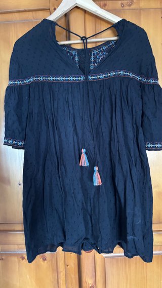 Vestido Zara bordado negro
