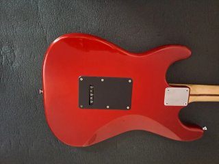 Squier Affinity Stratocaster HSS Roja