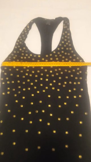 Vestido Mango Negro con Tachuelas Doradas