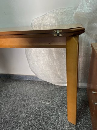 Mesa extensible de madera