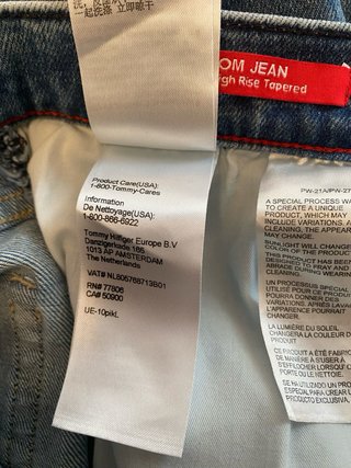 Jeans Tommy Hilfiger modello Mom Jean blu