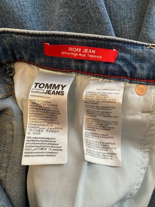 Jeans Tommy Hilfiger modello Mom Jean blu