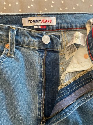 Jeans Tommy Hilfiger modello Mom Jean blu