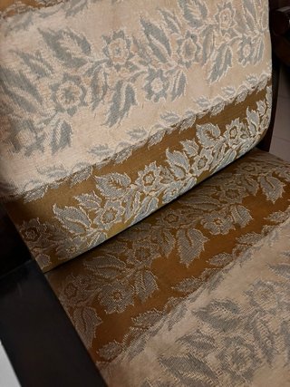 Butaca de tela y madera