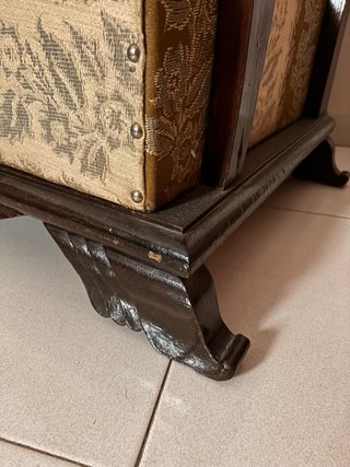 Butaca de tela y madera