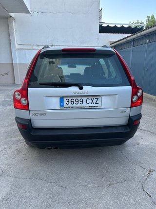 Volvo XC90 2004