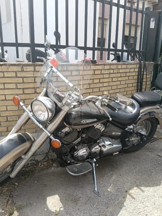 Moto Yamaha Dakar Negra/dorada