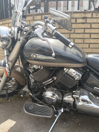 Moto Yamaha Dakar Negra/dorada