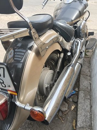 Moto Yamaha Dakar Negra/dorada