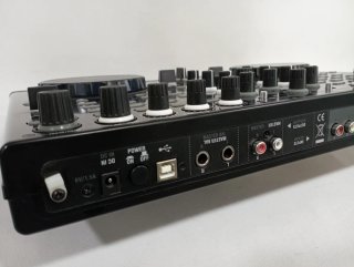 Controladora DJ Akiyama Pulsar Traktor Ready