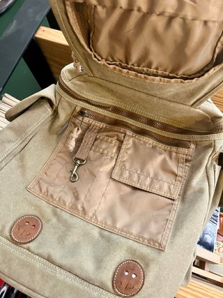 Mochila Lona Beige Marrón Compartimentos.