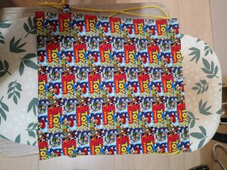 Mochila con estampado de personajes