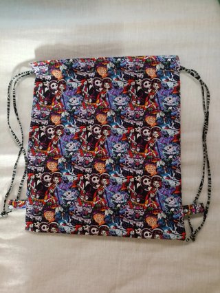 Mochila con estampado de personajes