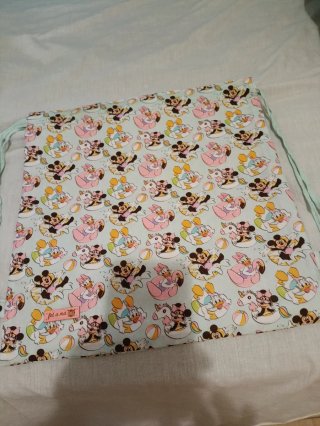 Mochila con estampado de personajes