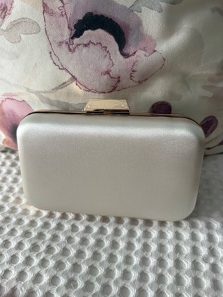 Bolso de fiesta dorado y beige