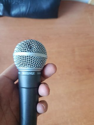 2 Microfoni Electro Voice MC200 & Shure SM58