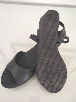 Sandalias de piel negras