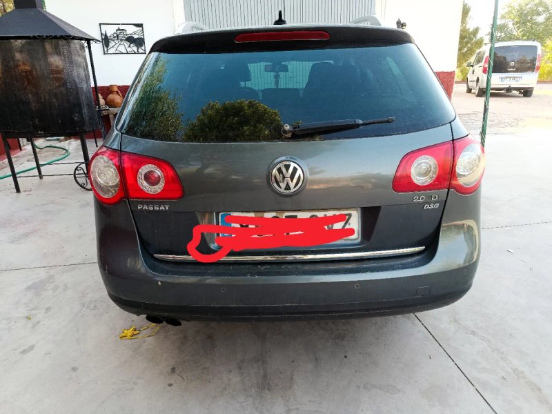 Volkswagen Passat 2010 - foto 1