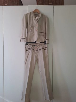 Giacca Extyn Beige con Dettagli Marroni